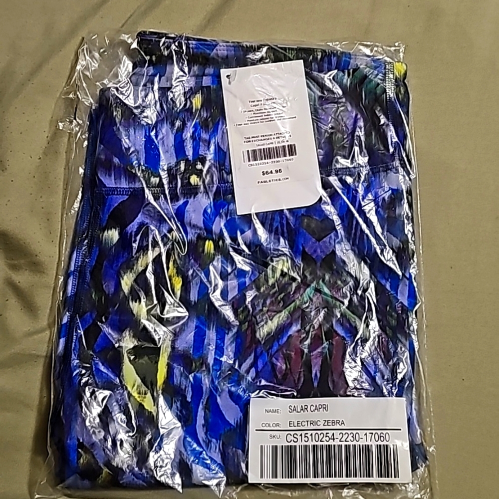 Fabletics Salar Capri Electric Zebra